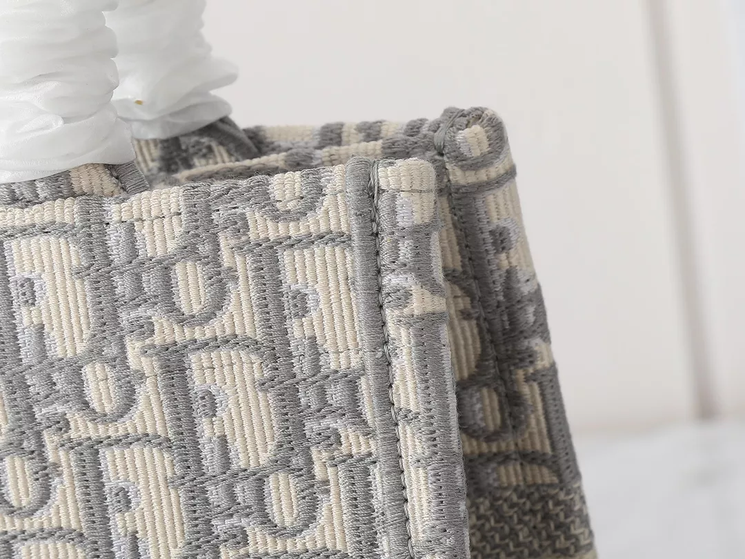 Christian Dior AAA Quality Tote-Handbags For Women Compact 7793 - Image 6