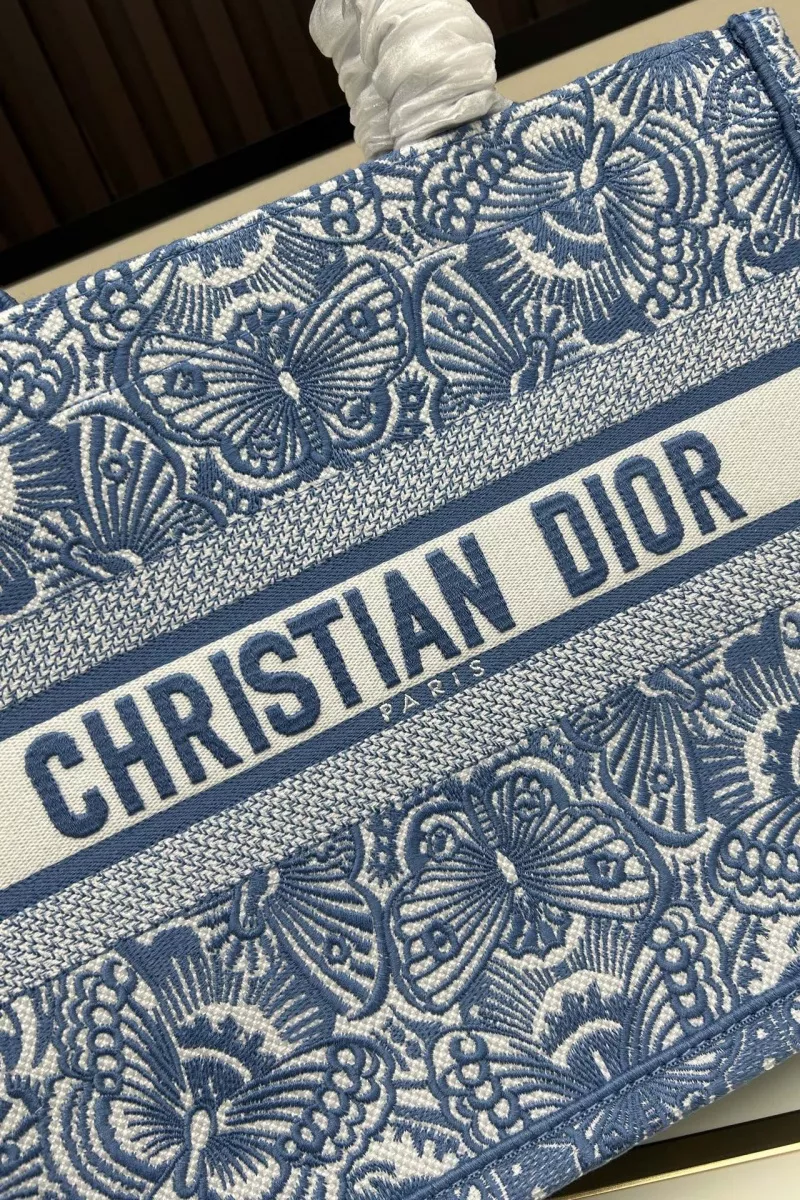 Christian Dior AAA Quality Tote-Handbags For Women Sleek 2431 - Image 4