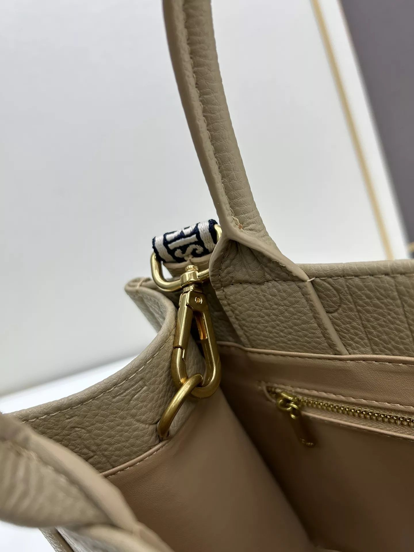 Christian Dior AAA Quality Tote-Handbags For Women Soft 8709 - Image 6