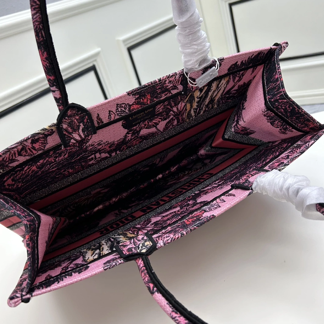 Christian Dior AAA Quality Tote-Handbags For Women StreetReady 5560 - Image 6