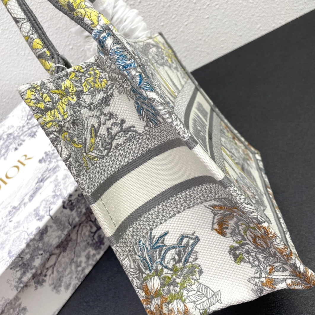 Christian Dior AAA Quality Tote-Handbags For Women Vibrant 8073 - Image 6