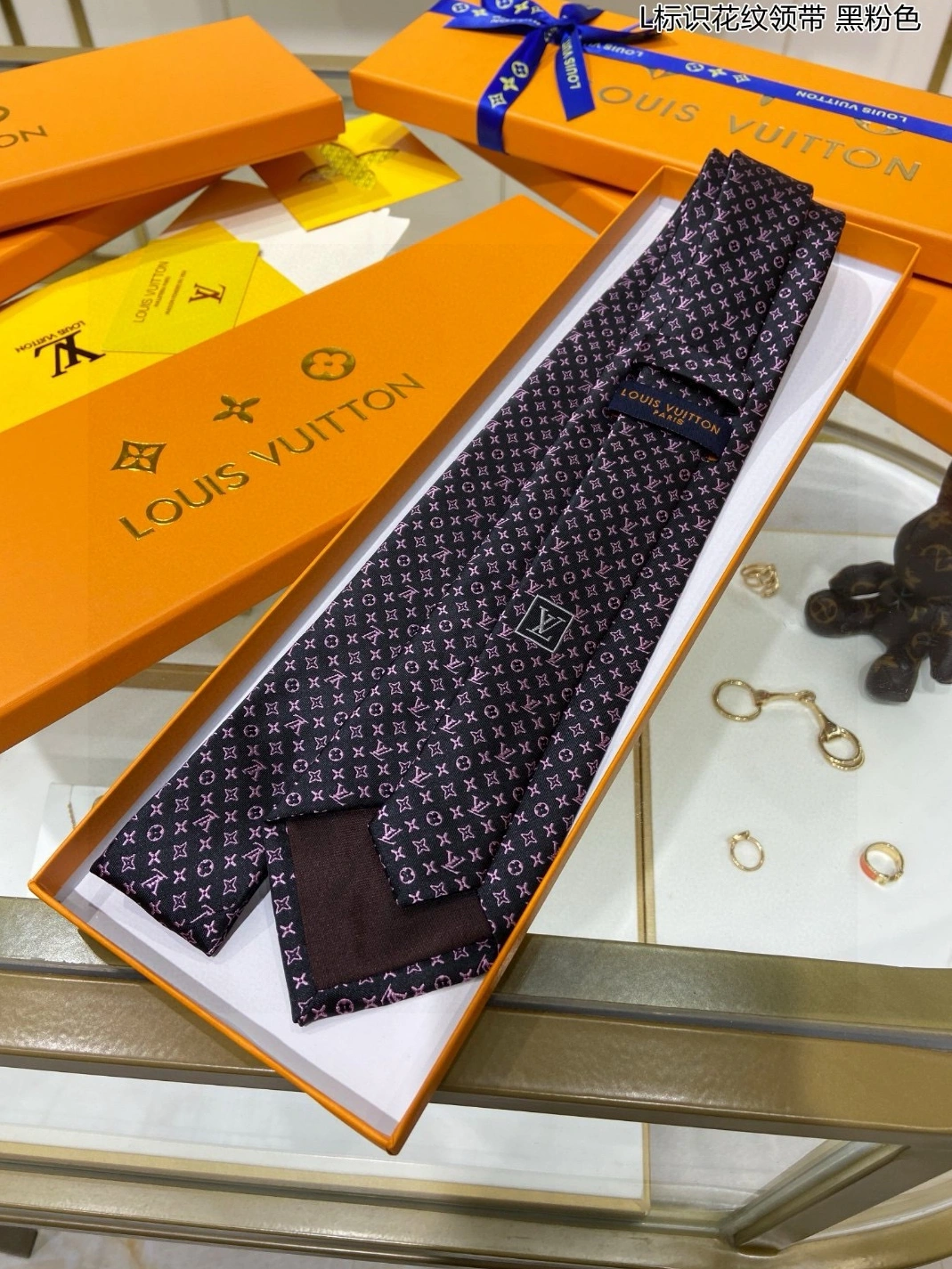 Classic 2850 Louis Vuitton LV Necktie - Image 3