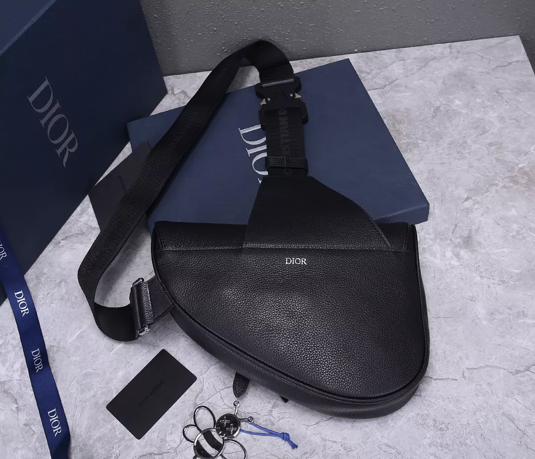 Classic 5586 Christian Dior AAA Man Messenger Bags - Image 3