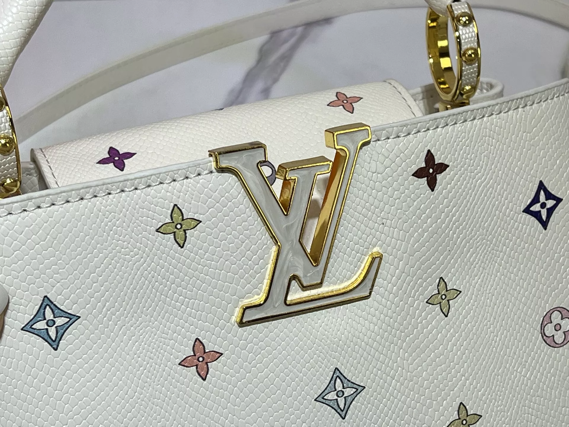 Classic 6508 Louis Vuitton AAA Quality Messenger Bags For Women - Image 4