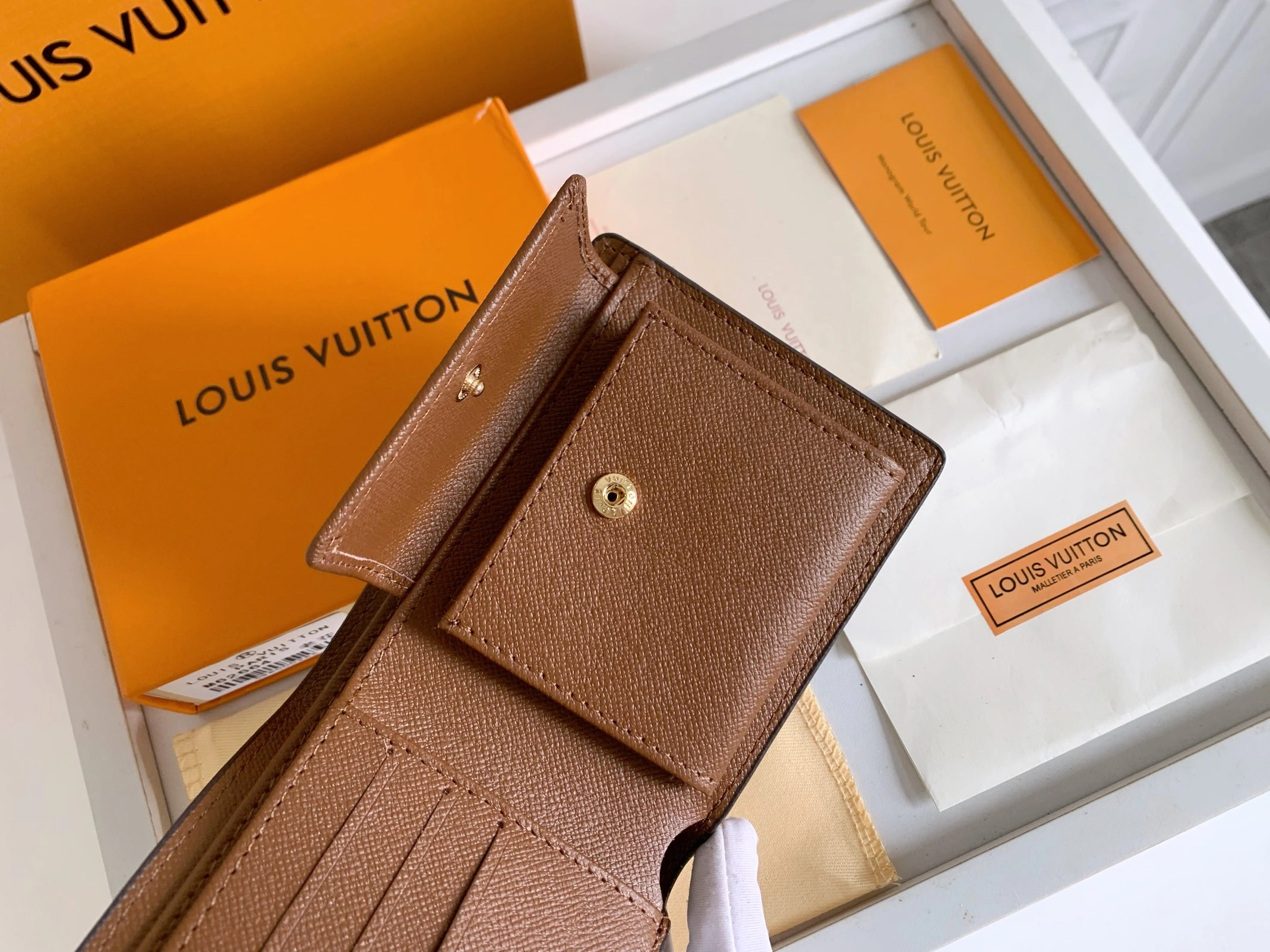 Comfortable 5268 Louis Vuitton LV Wallets For Unisex - Image 6