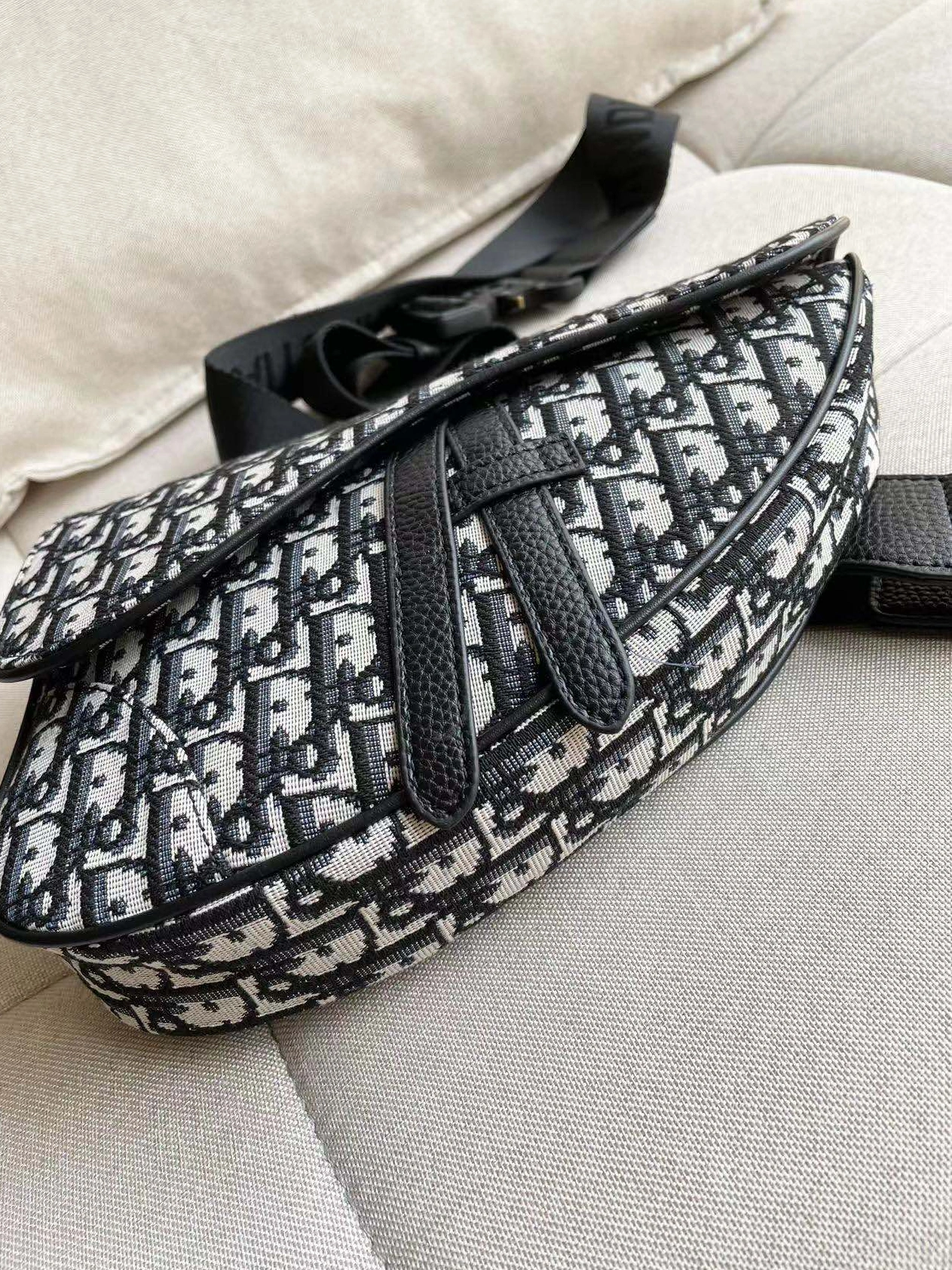 Comfortable 6680 Christian Dior AAA Man Messenger Bags - Image 4