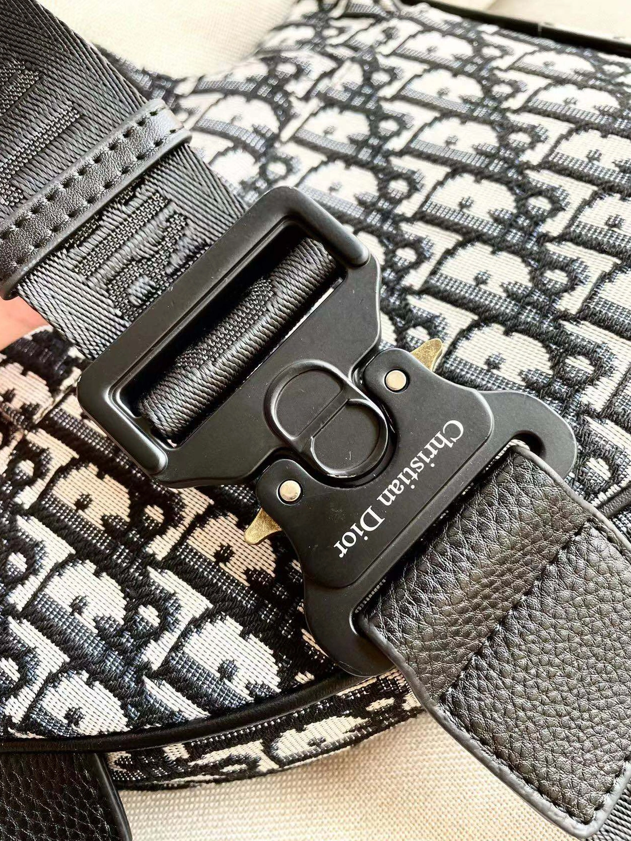 Comfortable 6680 Christian Dior AAA Man Messenger Bags - Image 5