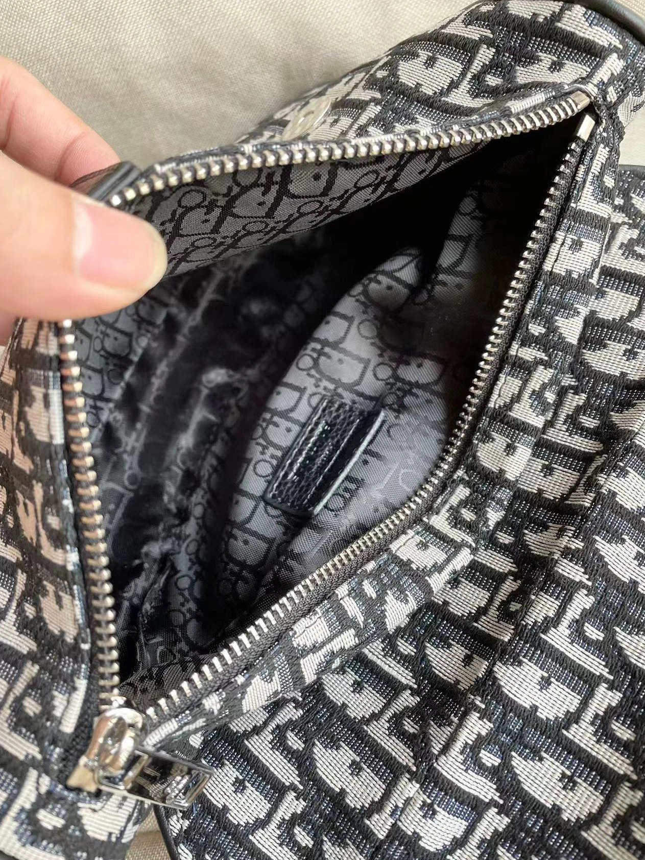 Comfortable 6680 Christian Dior AAA Man Messenger Bags - Image 7