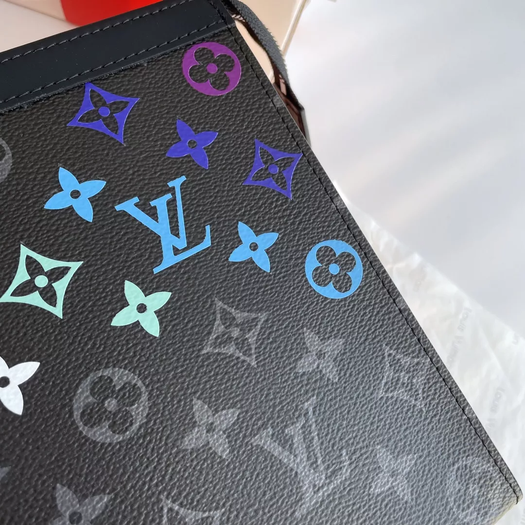 Comfortable 704 Louis Vuitton AAA Quality Wallets