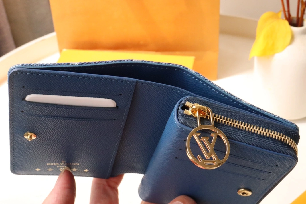 Compact 8810 Louis Vuitton AAA Quality Card Case - Image 7