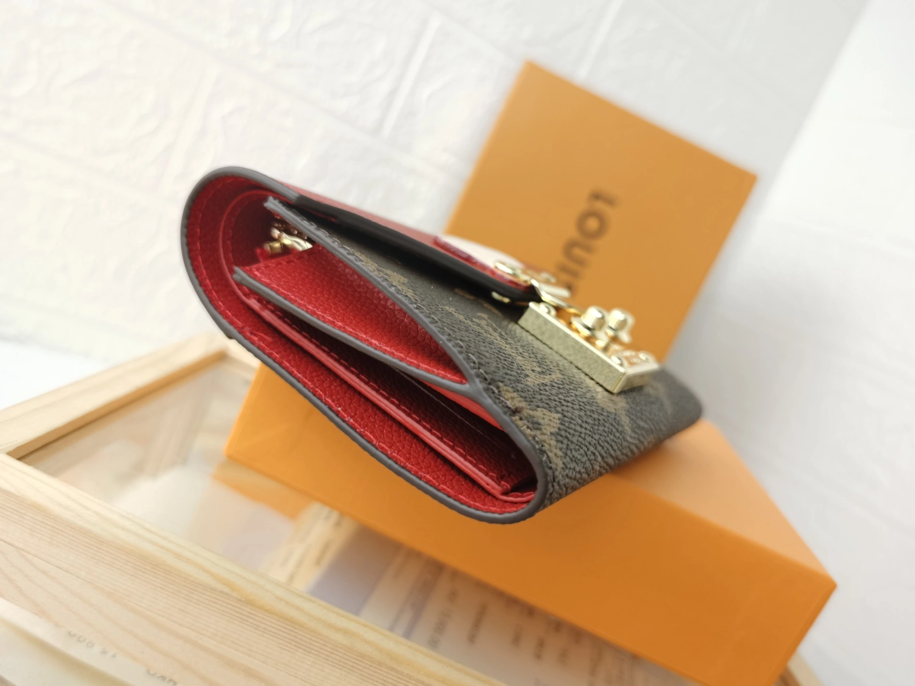 Cozy 2350 Louis Vuitton LV Card Case For Women - Image 5