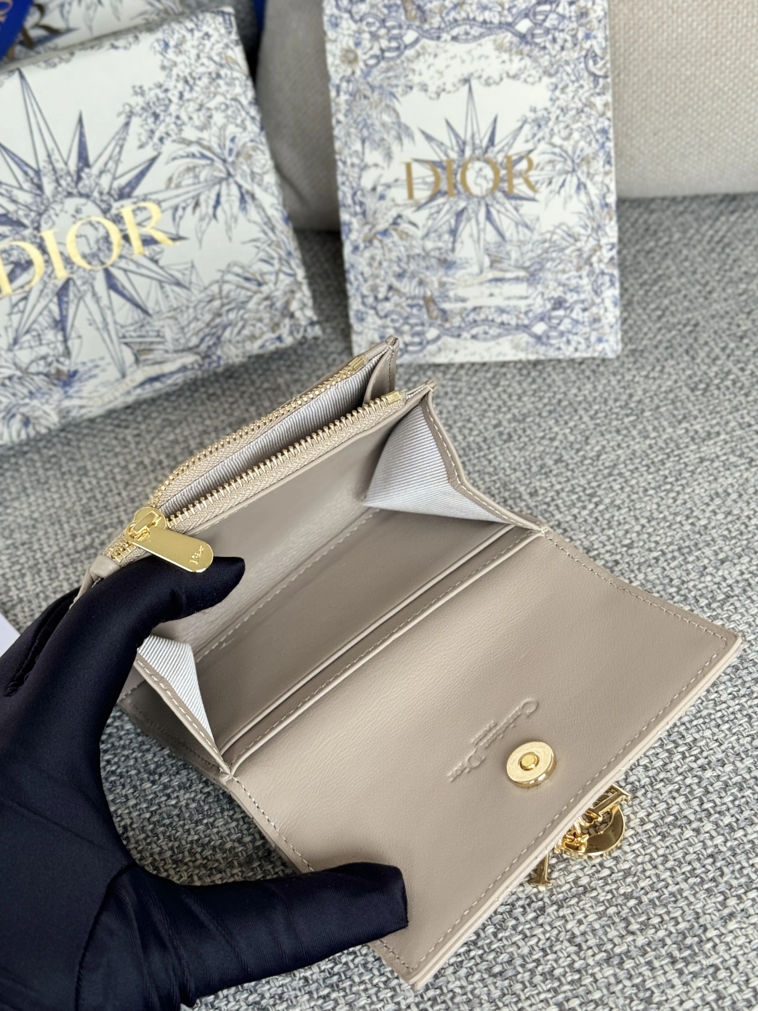 Cozy 5561 Christian Dior AAA Wallets For Women - Image 6