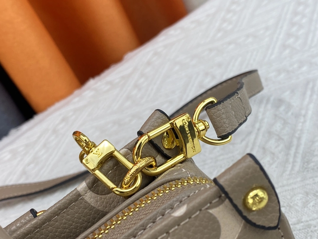 Cozy 9313 Louis Vuitton AAA Quality Handbags For Women - Image 6