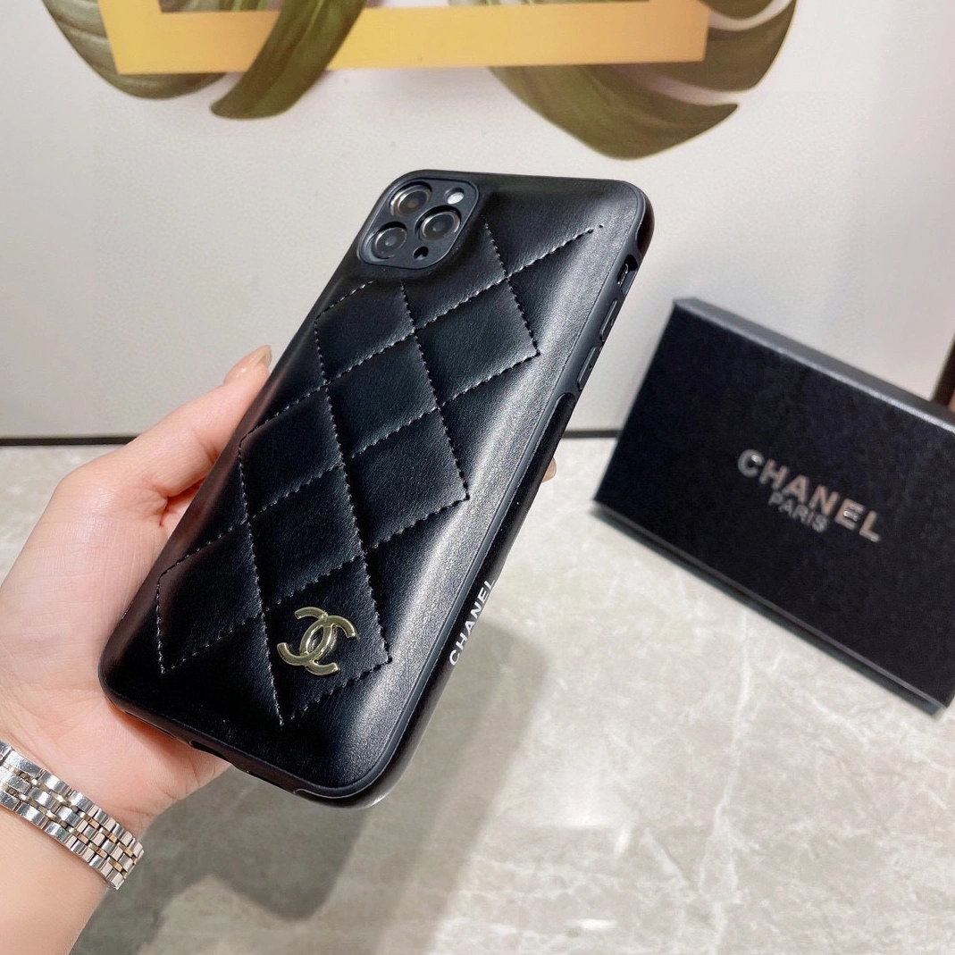 DailyWear 717 Chanel iPhone Case - Image 3