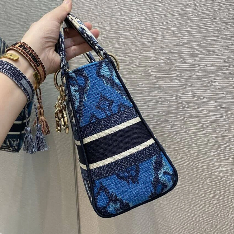 Can be ca Dior Medium Lady D-Lite Bag Blue Dior Palms Embroidery - Image 8