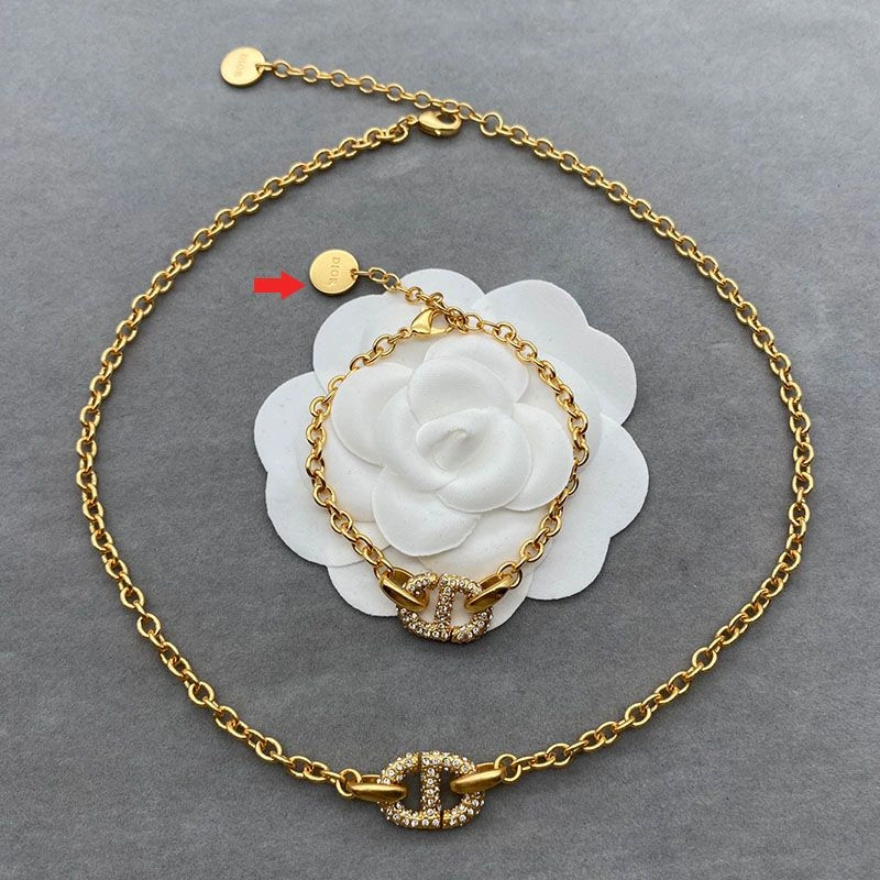 Dior Petit CD Bracelet Metal and Silver Crystals Gold DailyWear 4283 - Image 3