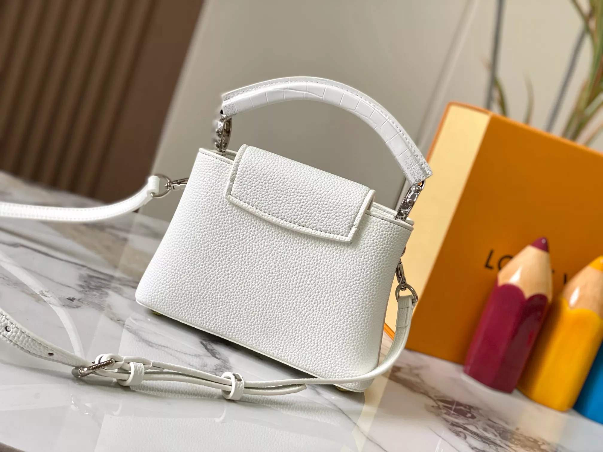 Durable 6812 Louis Vuitton AAA Quality Messenger Bags For Women - Image 3