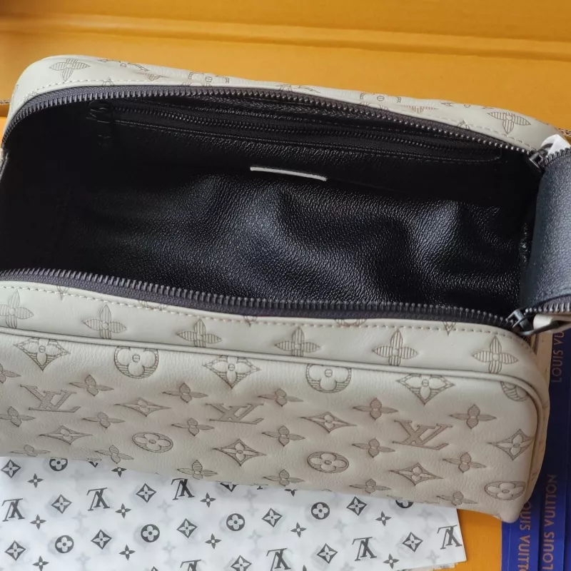 Durable 7915 Louis Vuitton AAA Quality Handbags For Women - Image 7