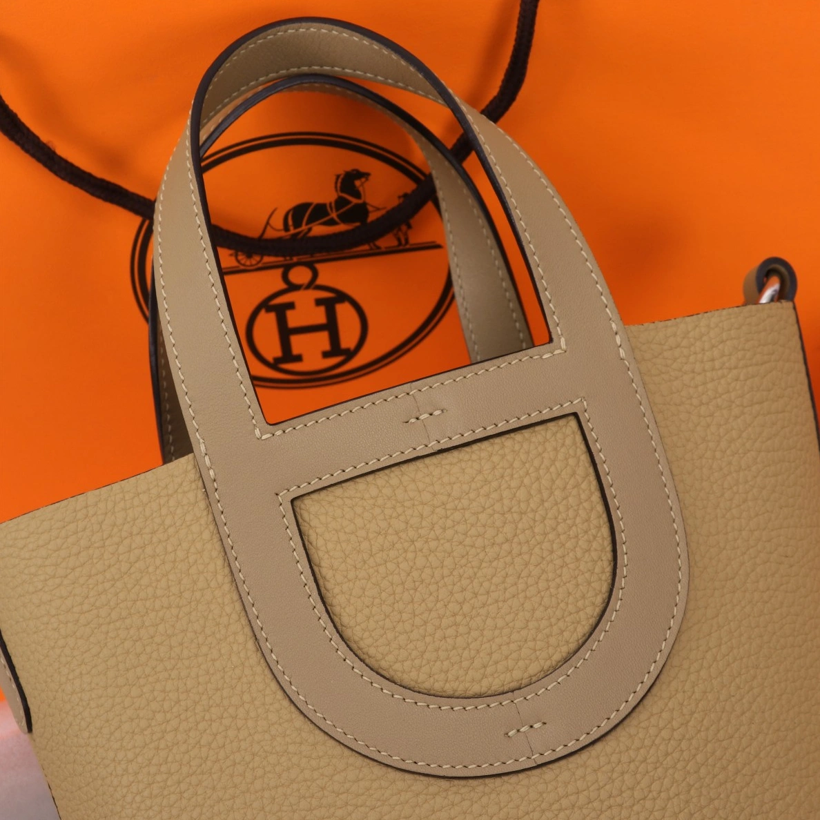 Durable 9470 Hermes AAA Quality Handbags In Silver For Women - Image 4