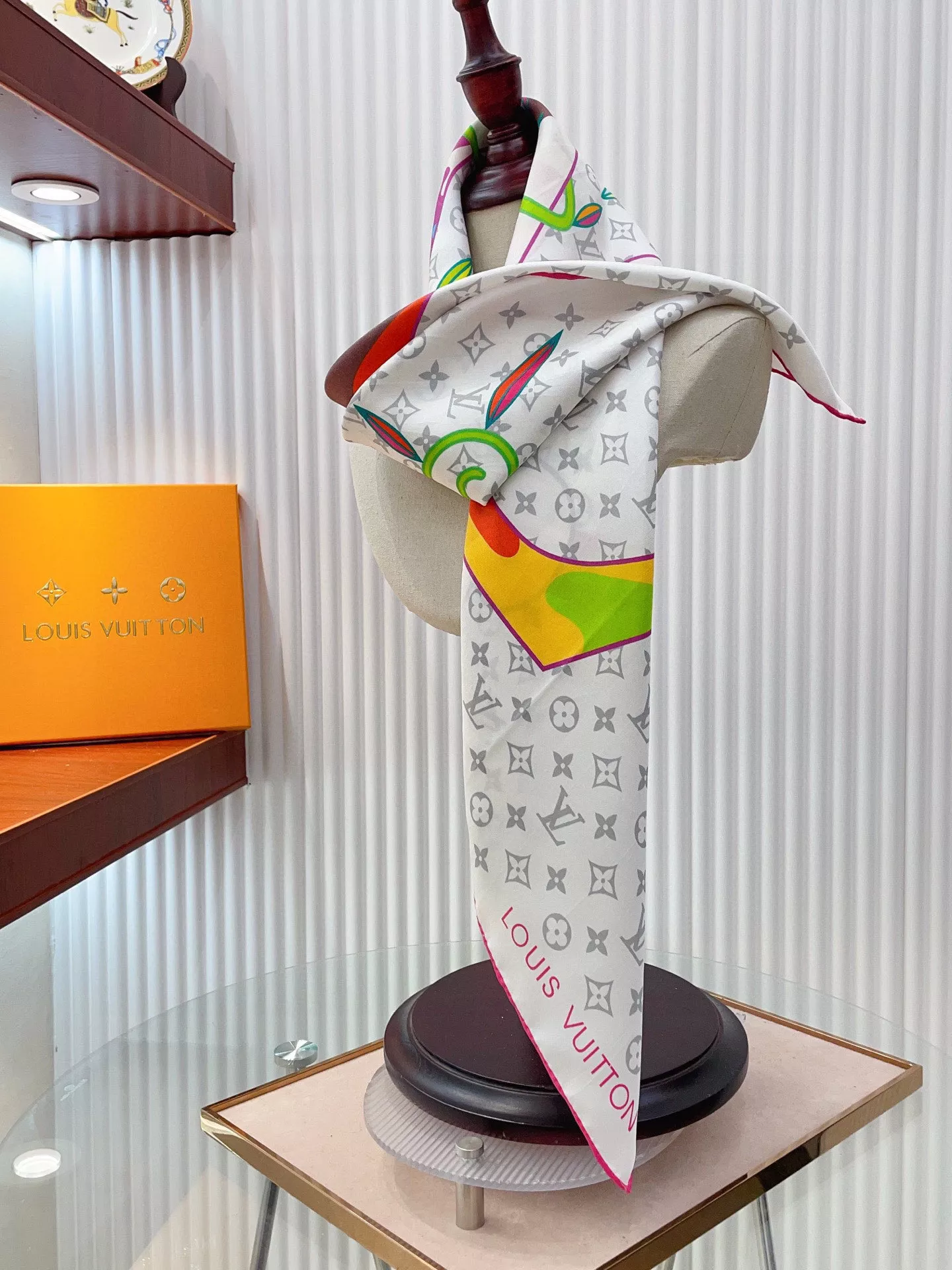 EasyMatch 1664 Louis Vuitton Silk Squares - Image 5