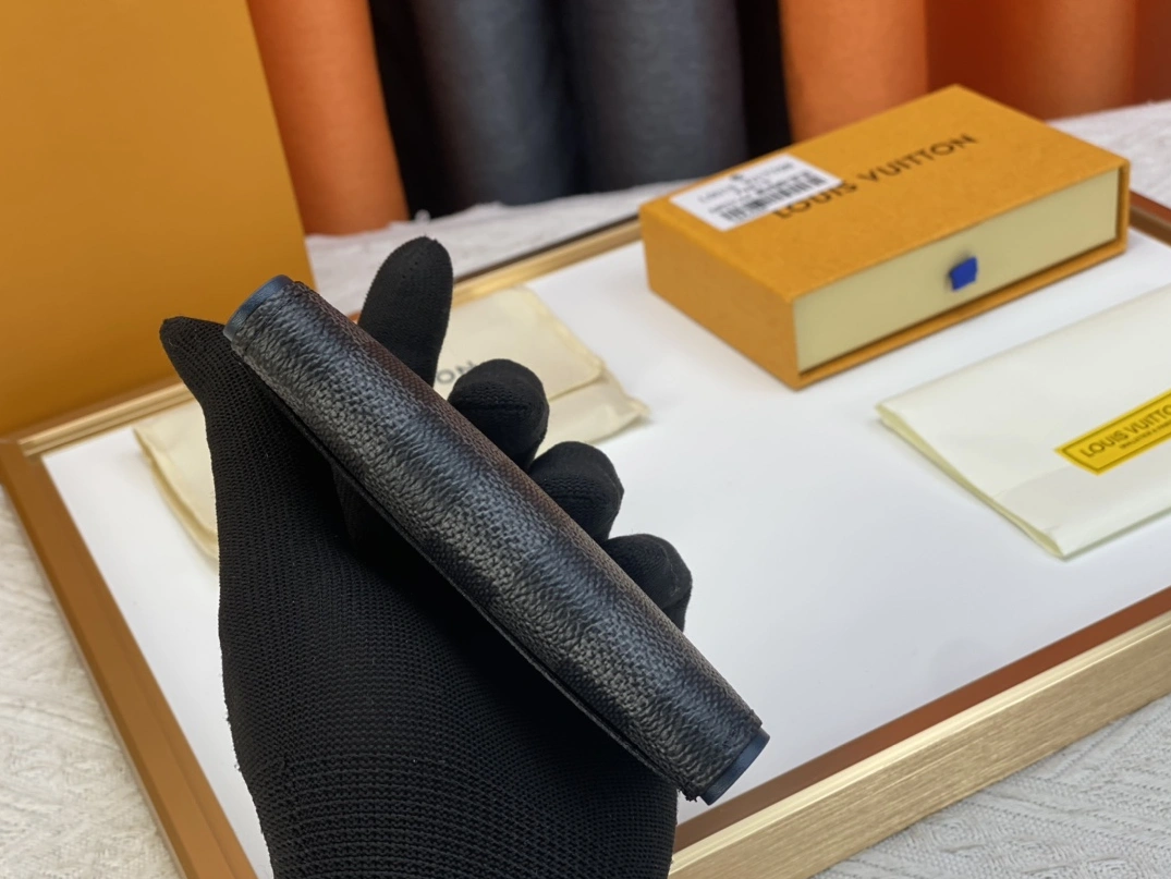 Efficient 3294 Louis Vuitton LV Card Case For Unisex - Image 3