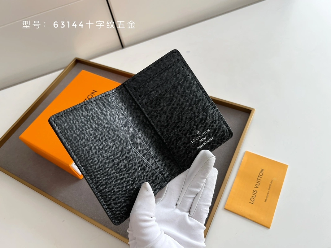 Efficient 3999 Louis Vuitton Card Case For Unisex - Image 3