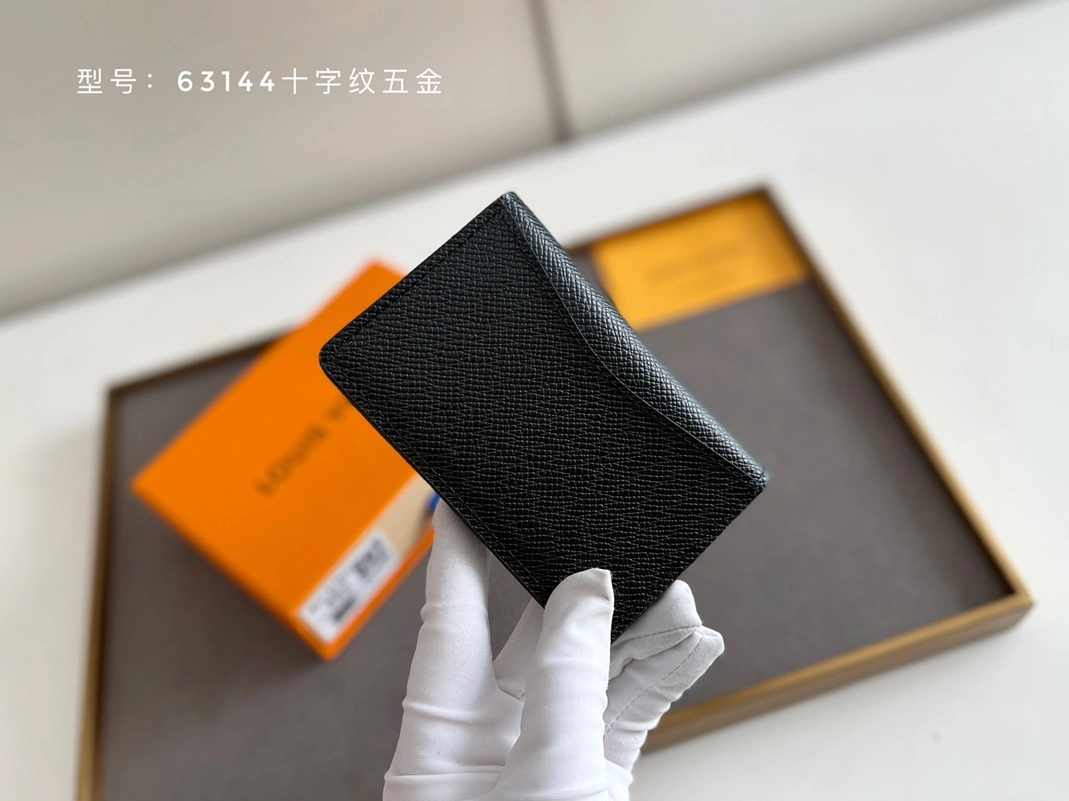 Efficient 3999 Louis Vuitton Card Case For Unisex - Image 6