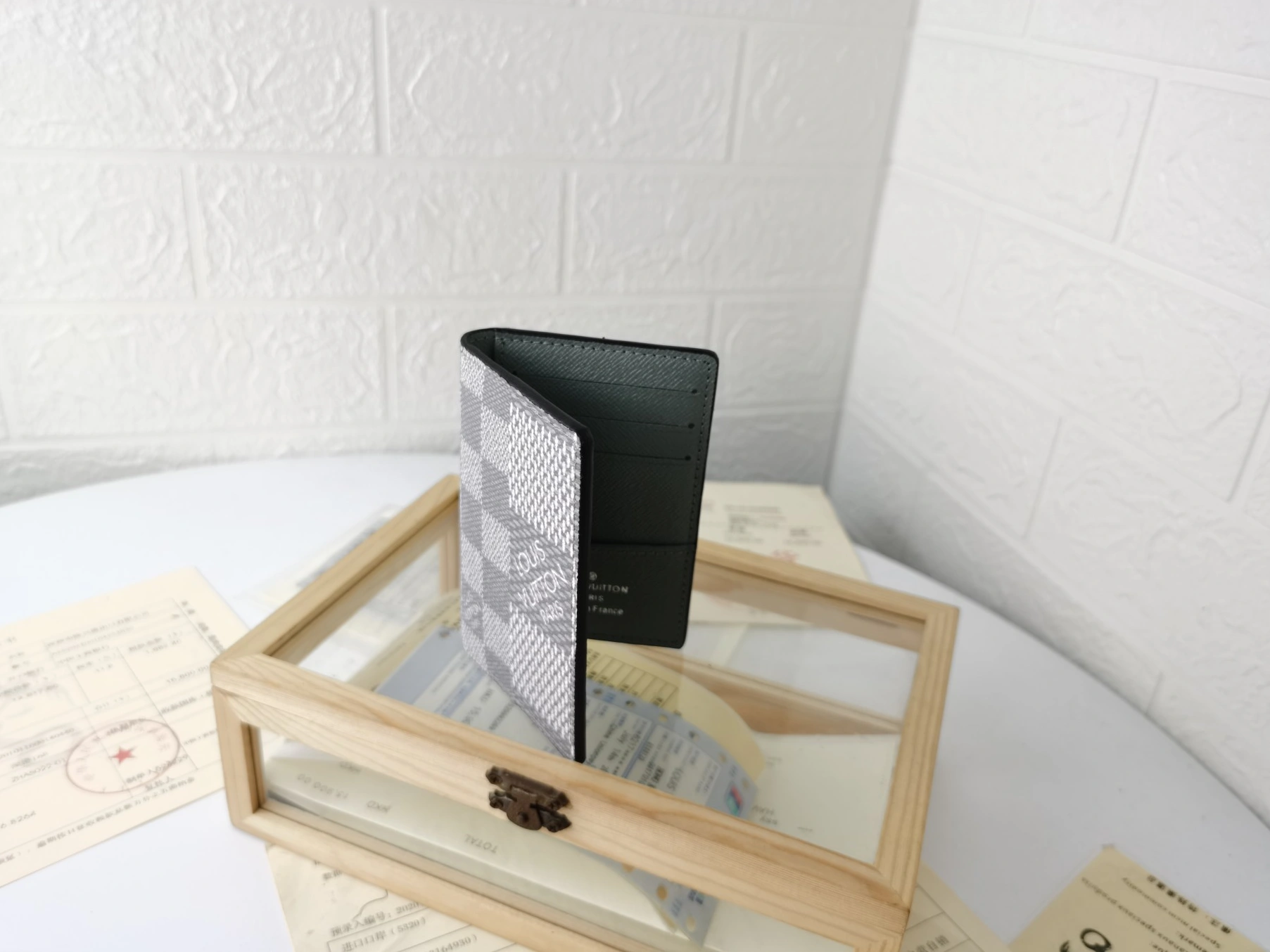 Elegant 2938 Louis Vuitton LV Card Case For Unisex