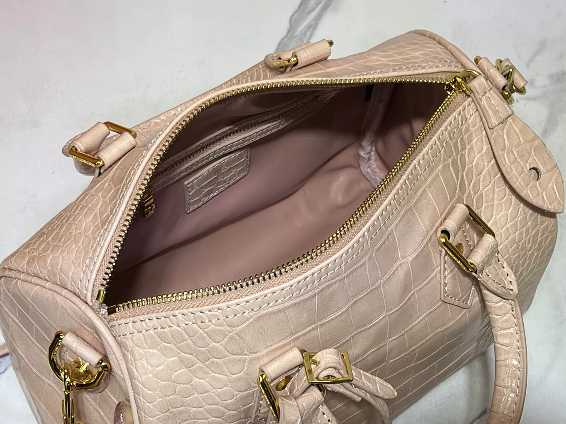 Elegant 8154 Louis Vuitton AAA Quality Handbags For Women - Image 8