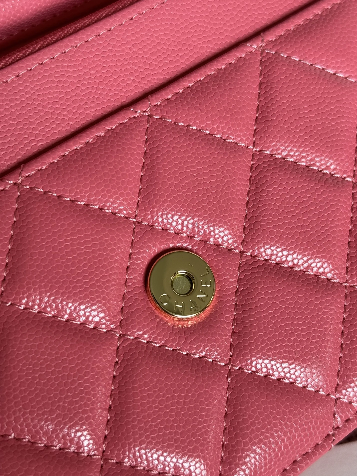 Elegant 8699 Chanel AAA Quality Messenger Bags In Gold For Women - Image 7