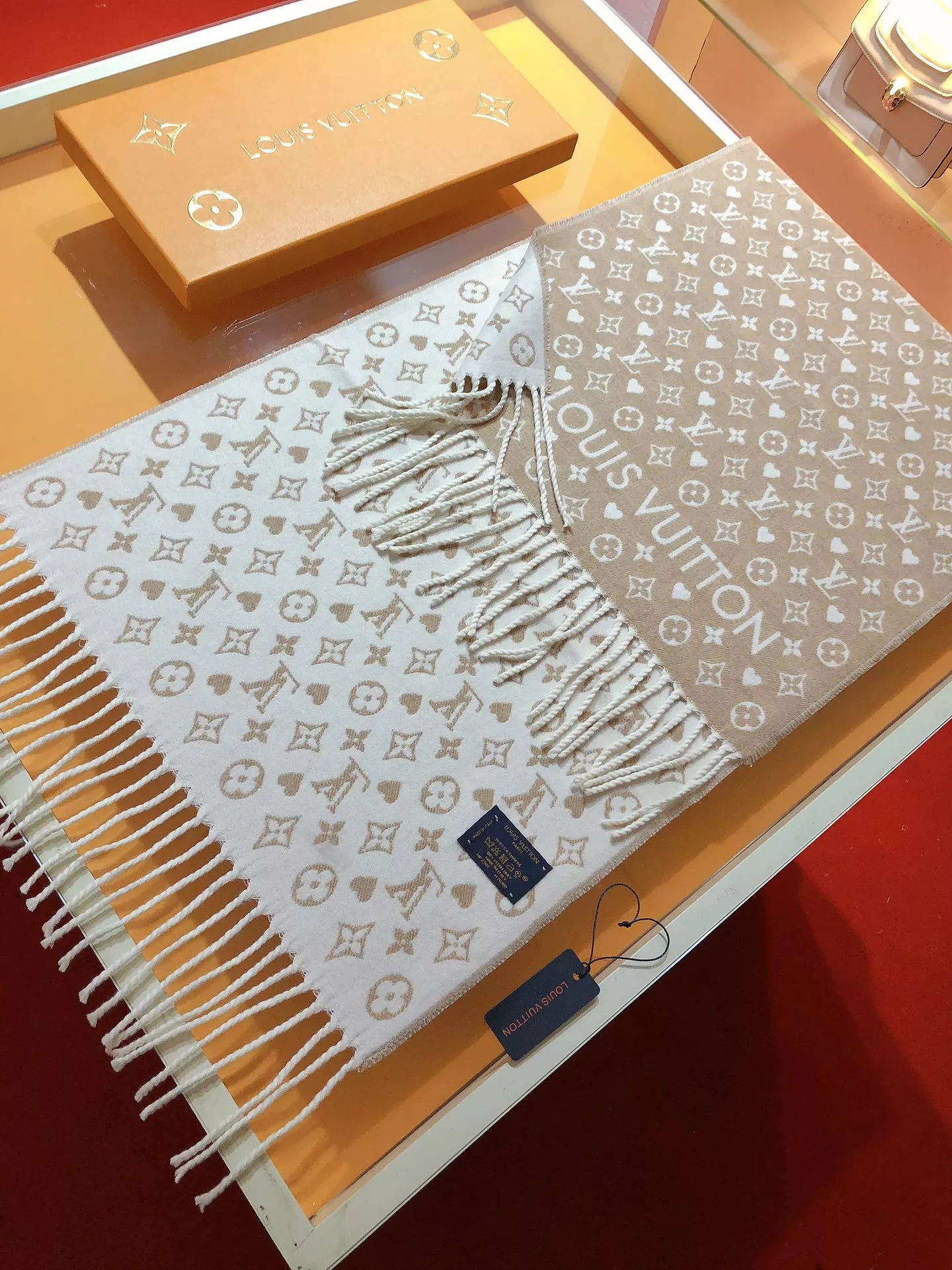 EyeCatching 1803 Louis Vuitton Scarf For Women