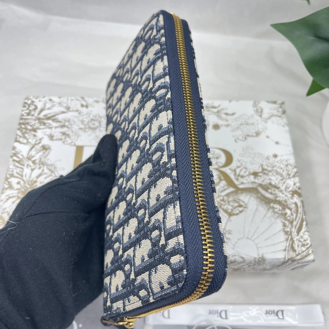 Fashionable 1957 Christian Dior AAA Quality Wallets For Unisex - Image 5