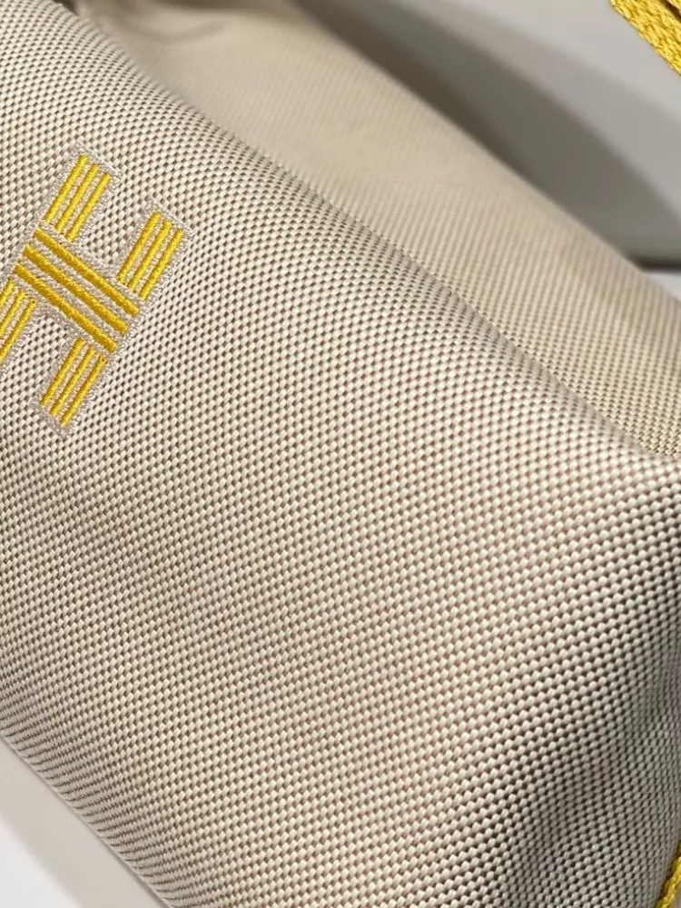 Fashionable 9544 Hermes AAA Quality Handbags For Women - Image 5