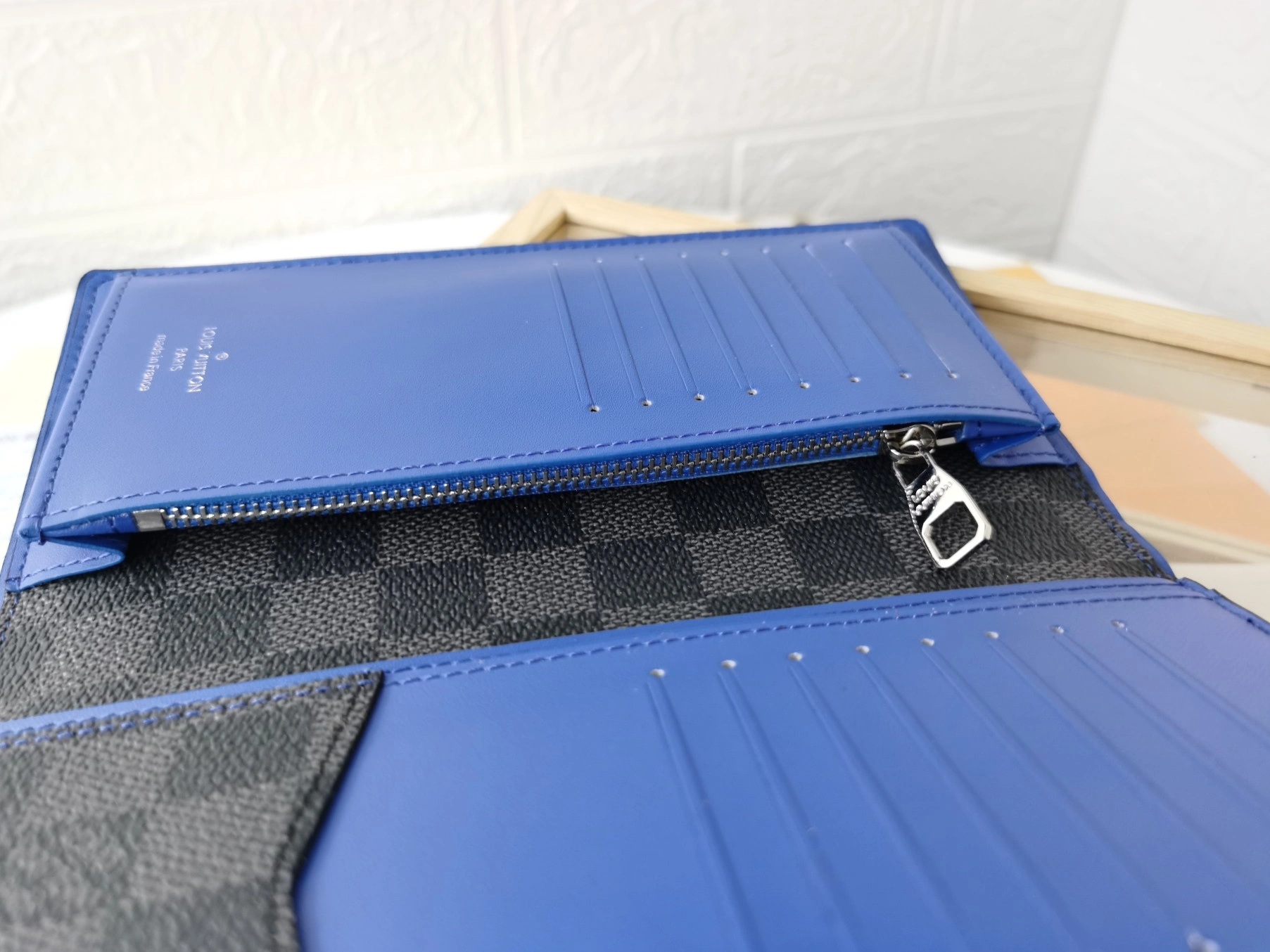 Flexible 4862 Louis Vuitton LV Card Case For Unisex - Image 6