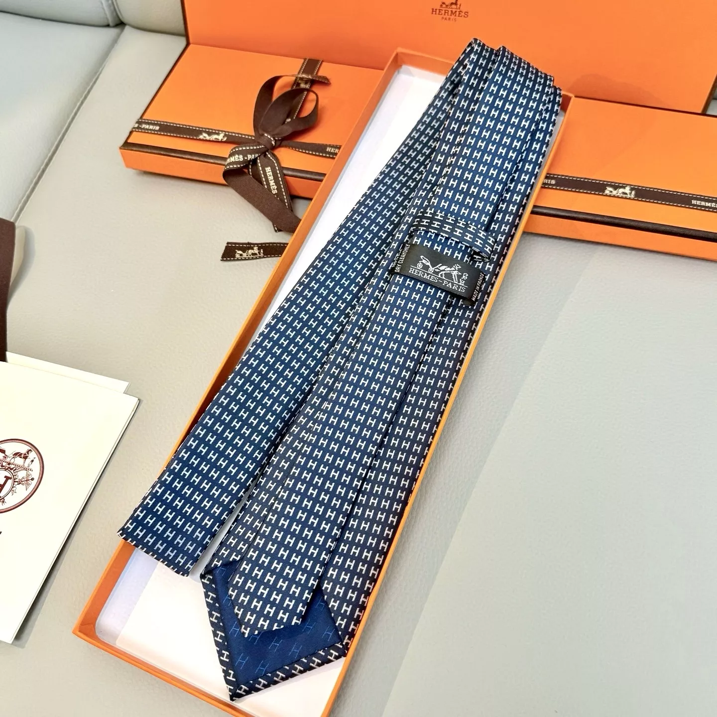 Functional 8066 Hermes Necktie - Image 5