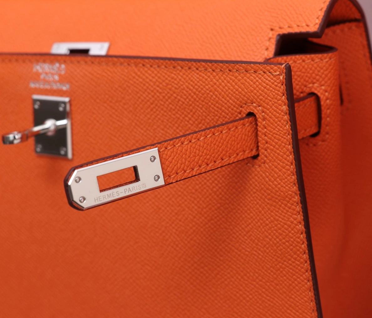 GoAnywhere 2300 Hermes AAA Quality Handbags For Women - Image 3