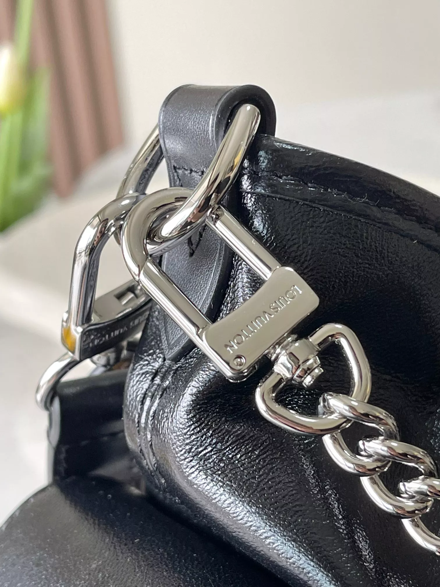 GoAnywhere 4102 Louis Vuitton AAA Quality Shoulder Bags For Women - Image 5