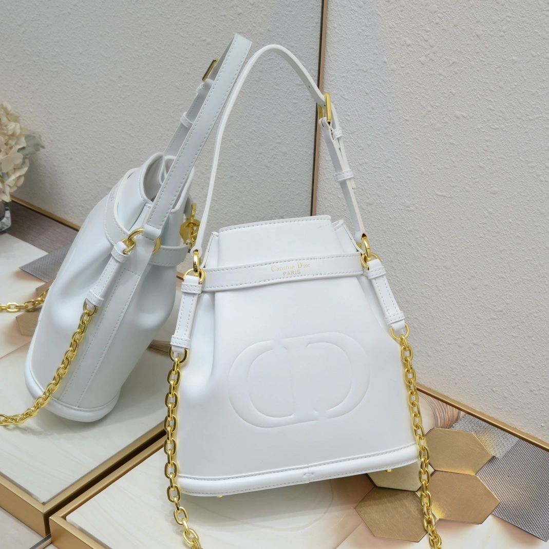 GoodFit 5918 Christian Dior AAA Quality Messenger Bags For Women - Image 3