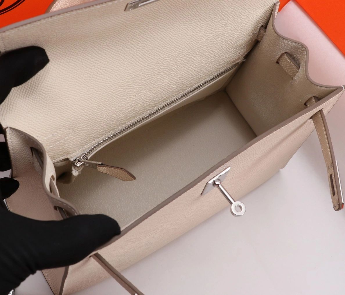 Hermes AAA Quality Handbags For Women Affordable 8070 - Image 5