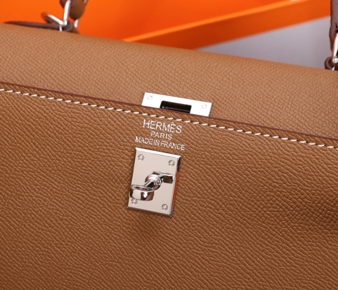 Hermes AAA Quality Handbags For Women Lightweight 7049 - Image 3