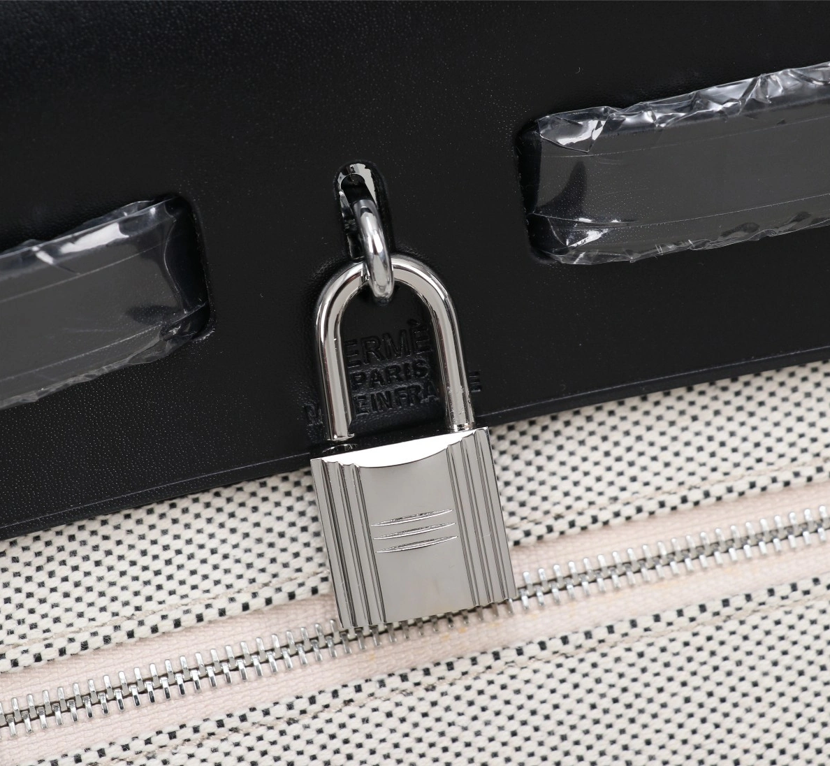 Hermes AAA Quality Handbags For Women Vibrant 8682 - Image 6