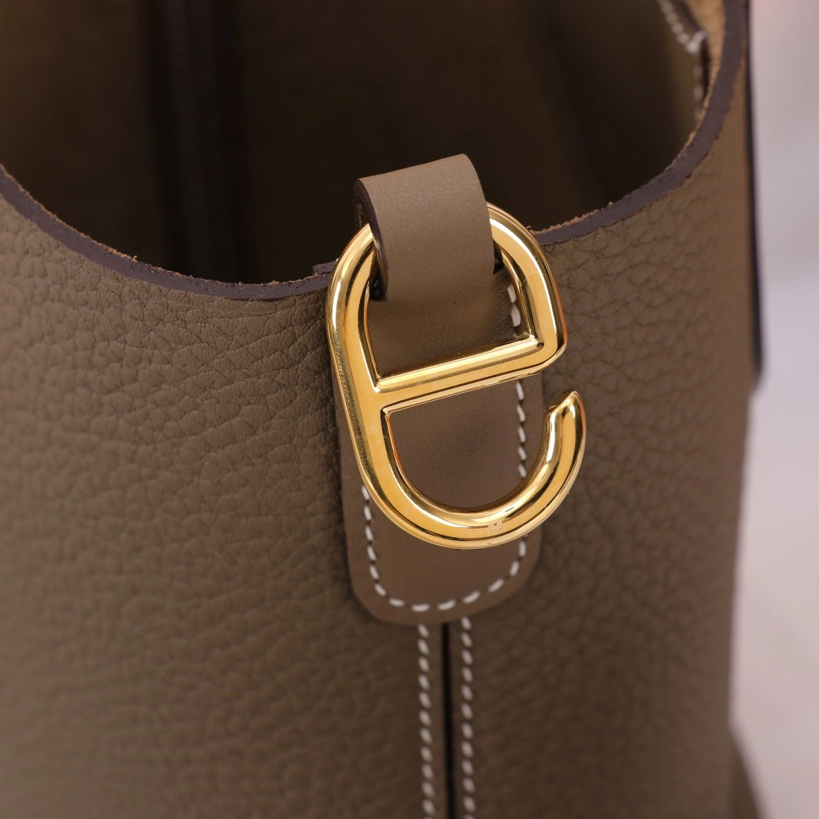 Hermes AAA Quality Handbags In Gold For Women NewStyle 8573 - Image 4