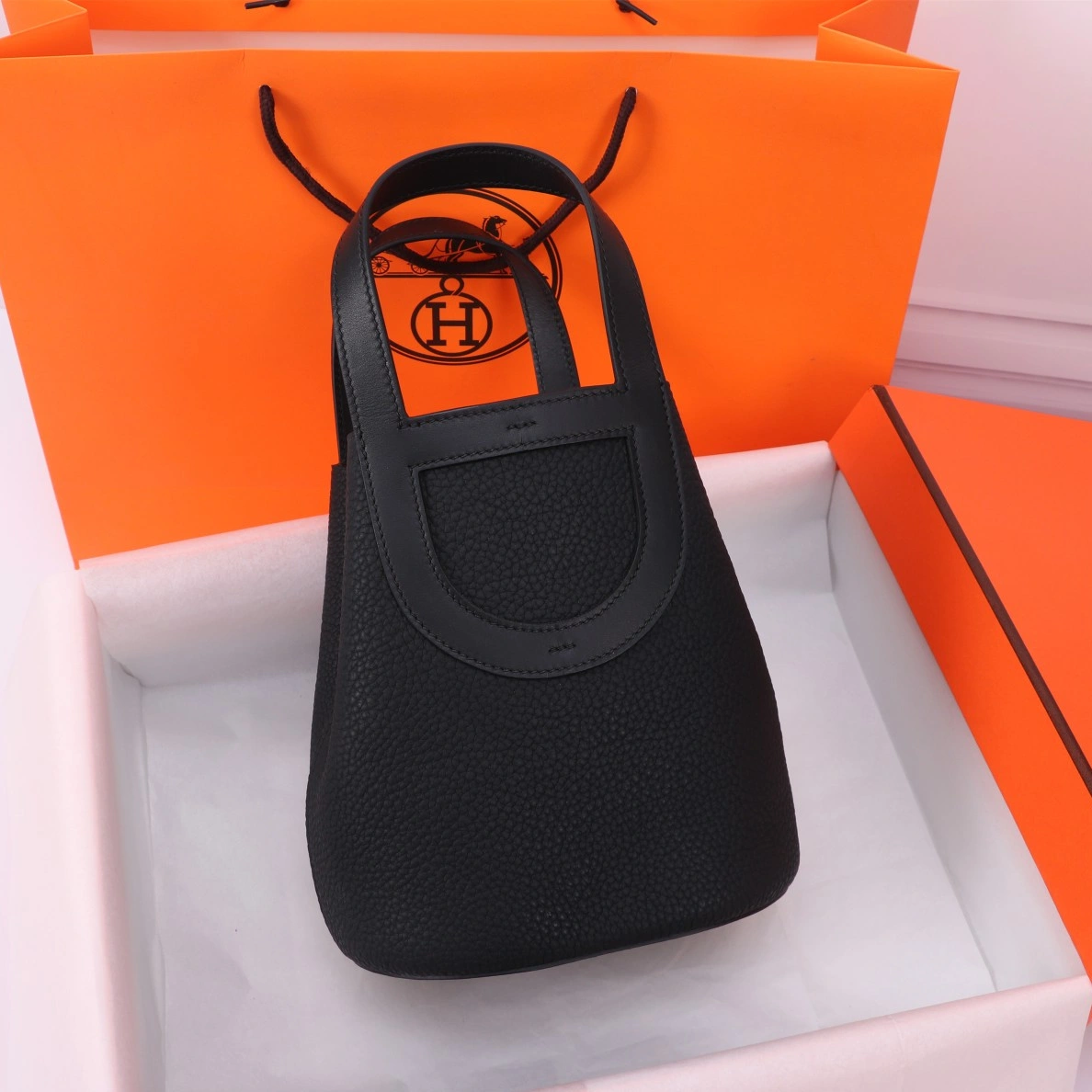 Hermes AAA Quality Handbags In Silver For Women ModernLook 8150