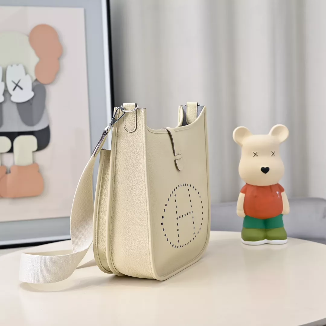 Hermes AAA Quality Messenger Bags For Women Classic 7492