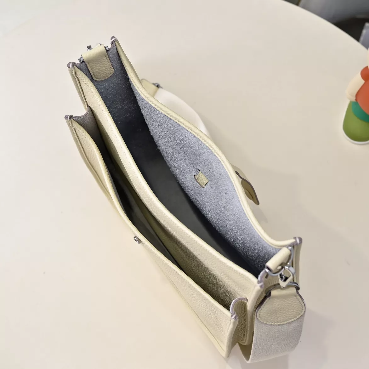 Hermes AAA Quality Messenger Bags For Women Classic 7492 - Image 8