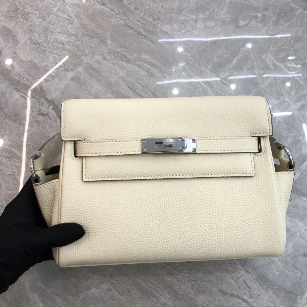 Hermes AAA Quality Messenger Bags For Women Durable 7325 - Image 3