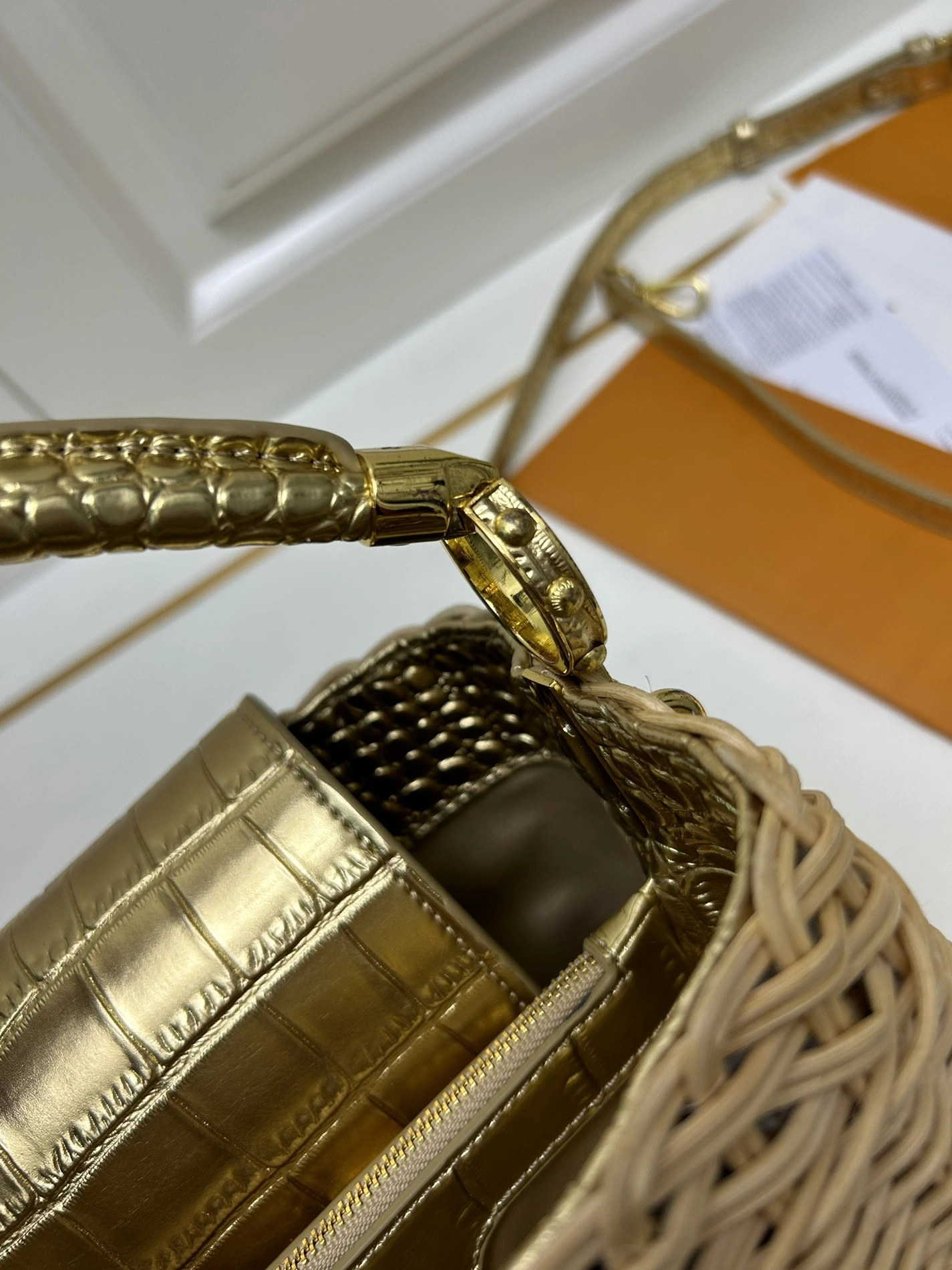 HighQuality 9010 Louis Vuitton AAA Quality Handbags For Women - Image 5