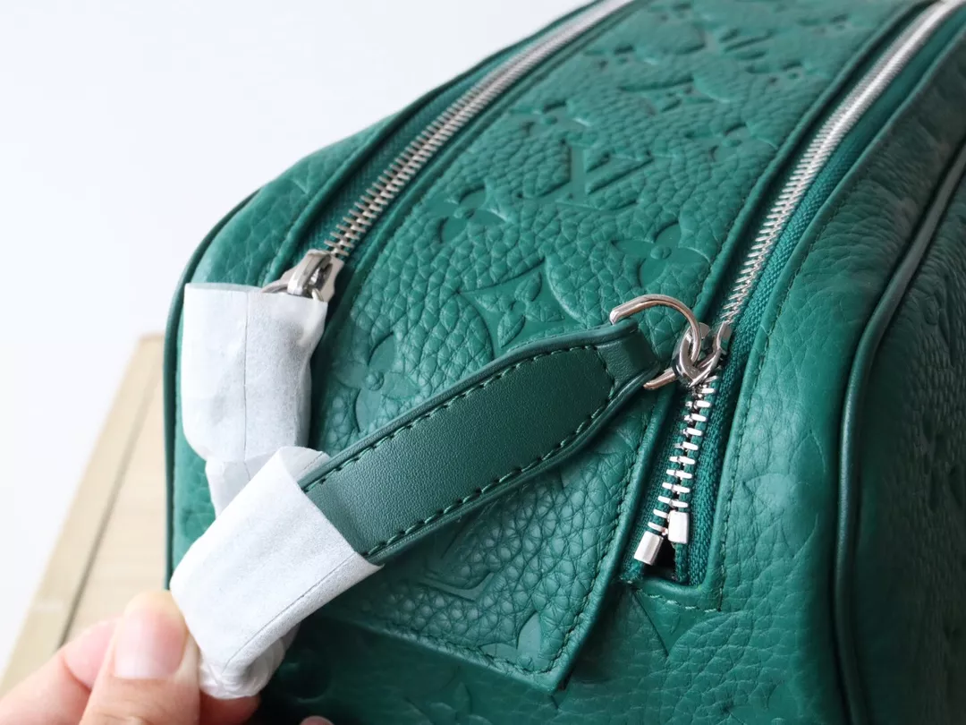 Lightweight 1239 Louis Vuitton AAA Quality Handbags - Image 7