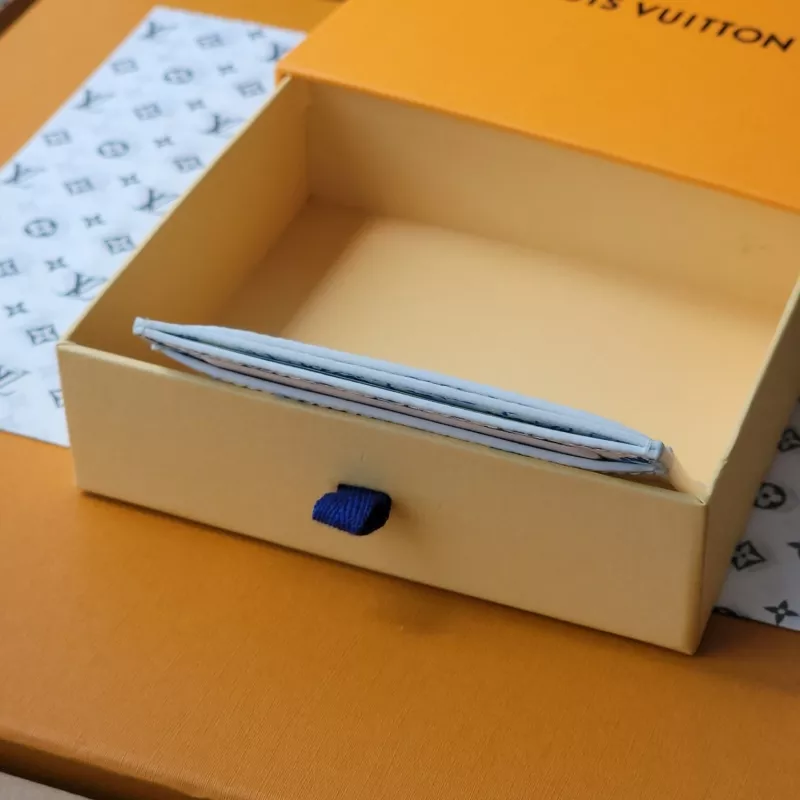 Louis Vuitton AAA Quality Card Case Efficient 104 - Image 3