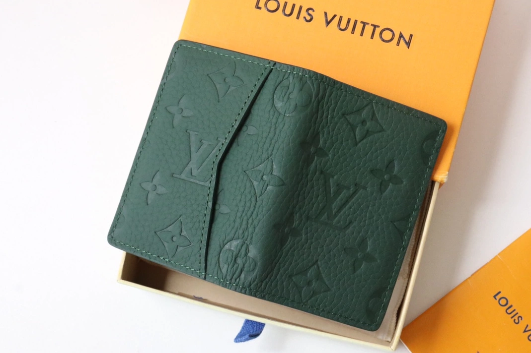 Louis Vuitton AAA Quality Card Case Efficient 4653 - Image 7